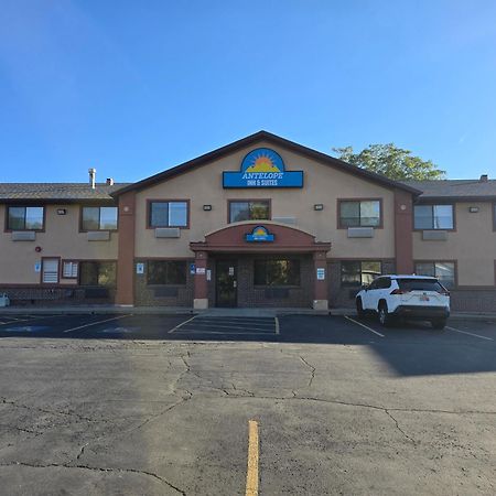 Antelope Inn & Suites Clearfield Bagian luar foto