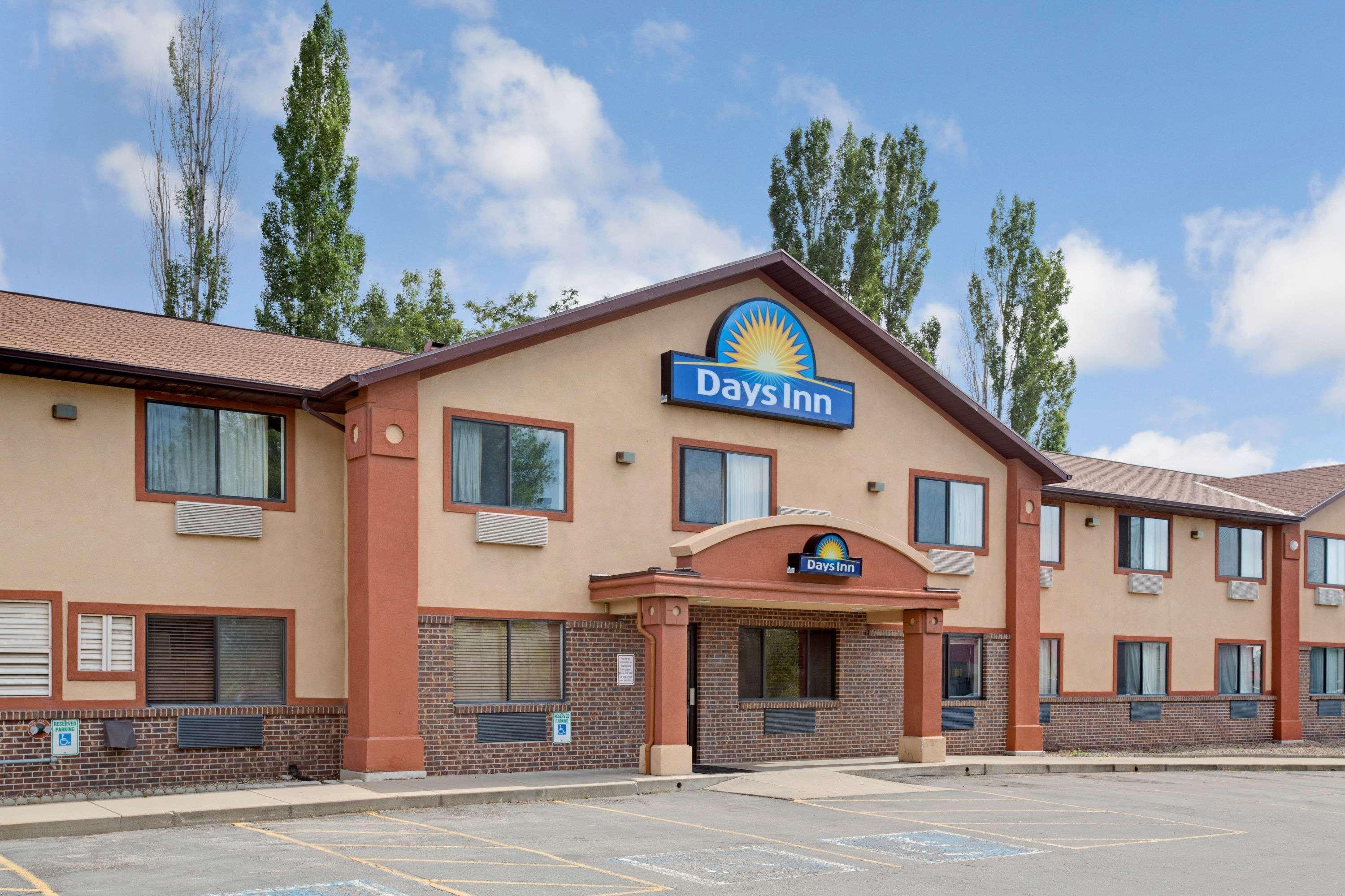 Antelope Inn & Suites Clearfield Bagian luar foto