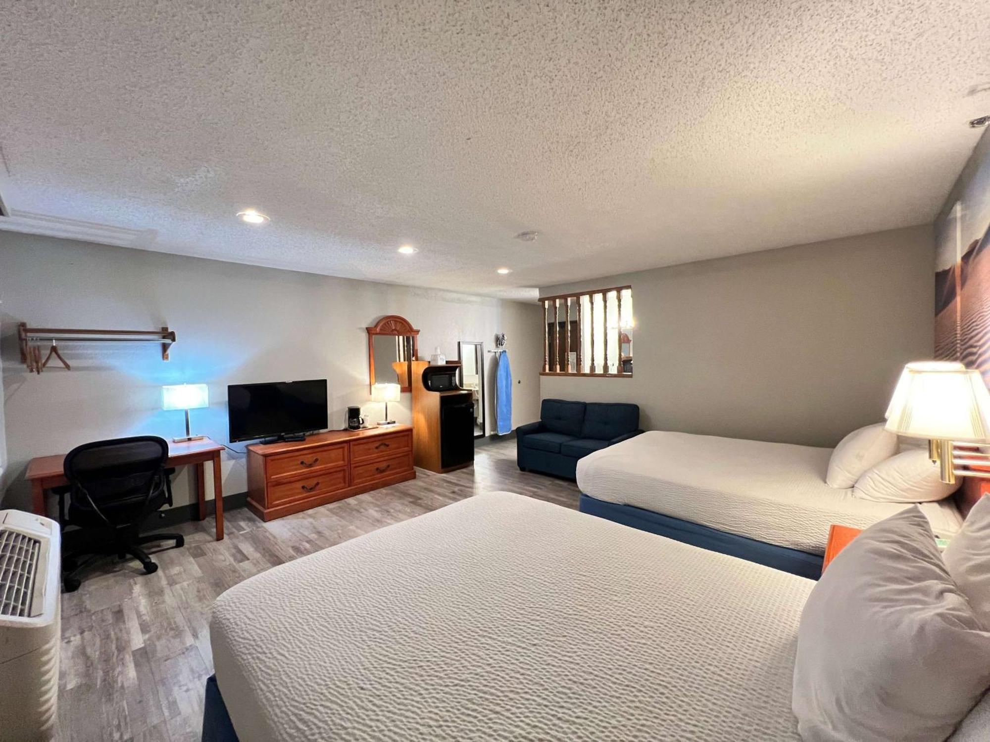 Antelope Inn & Suites Clearfield Bagian luar foto