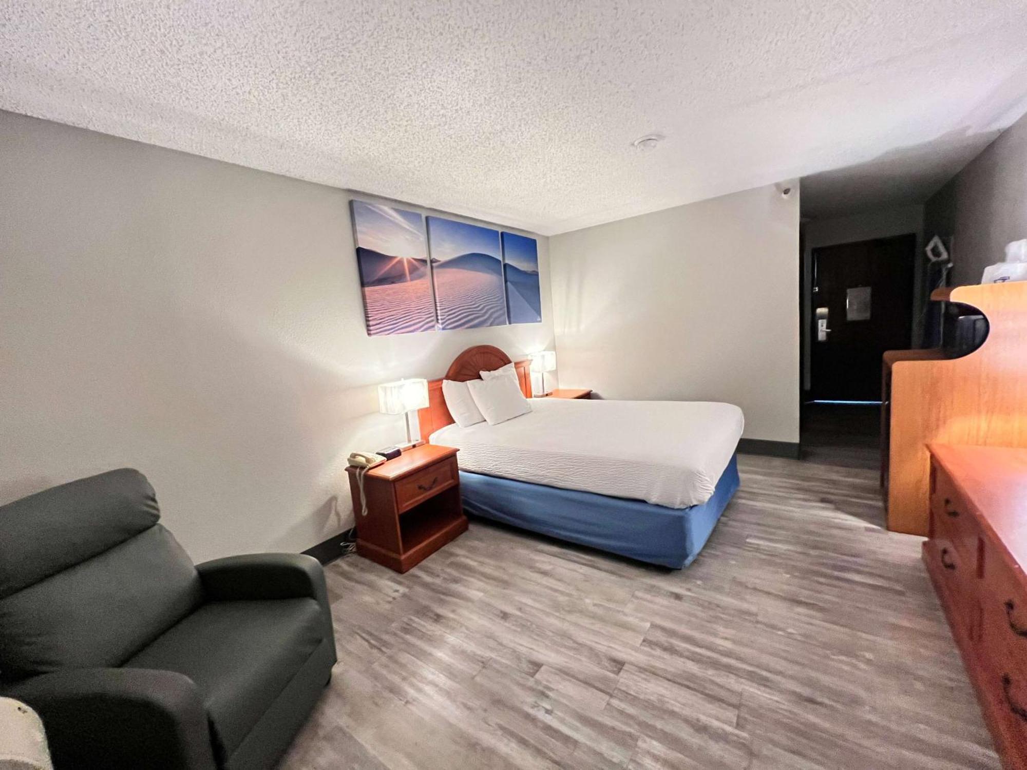 Antelope Inn & Suites Clearfield Bagian luar foto