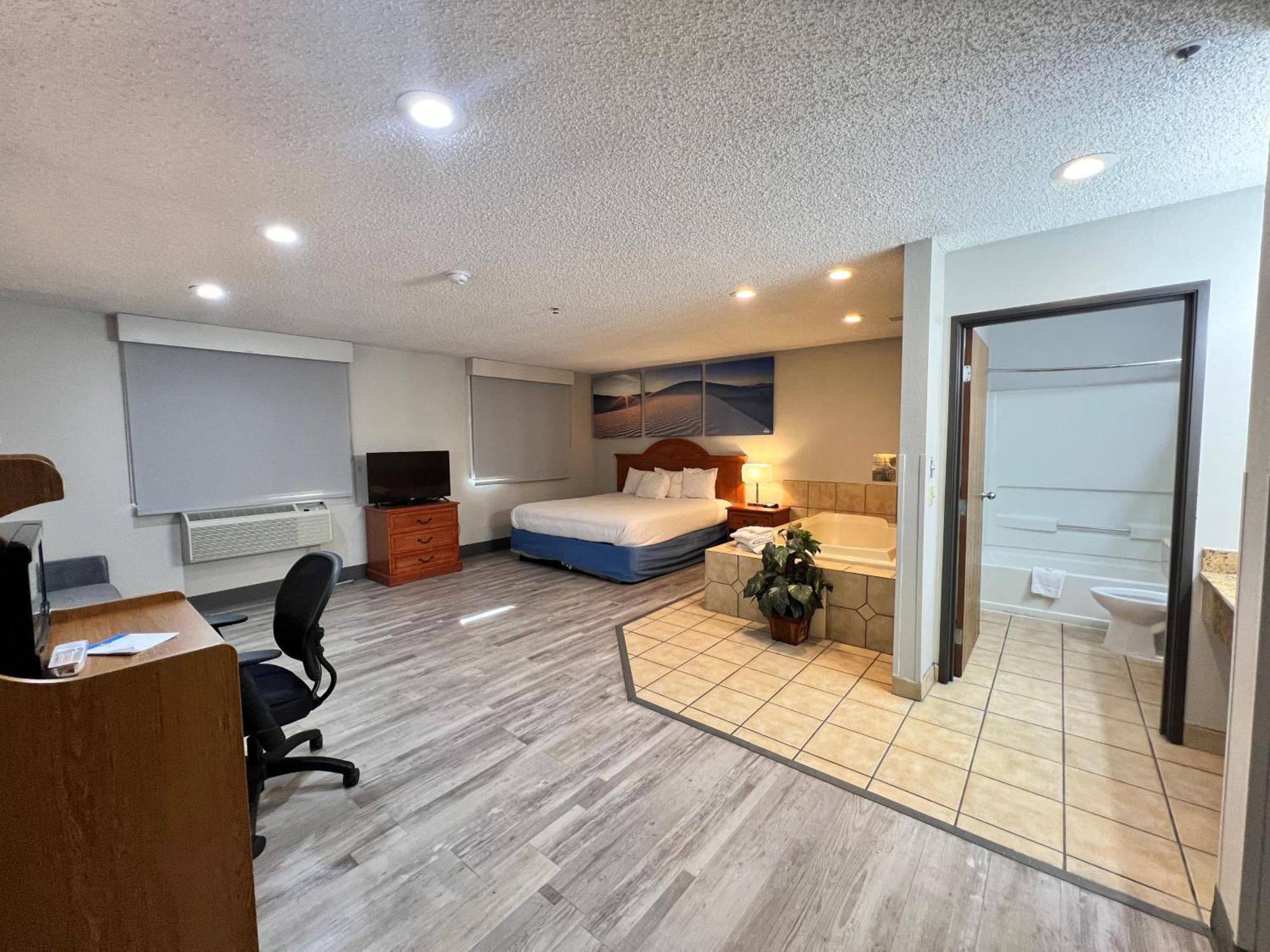 Antelope Inn & Suites Clearfield Bagian luar foto
