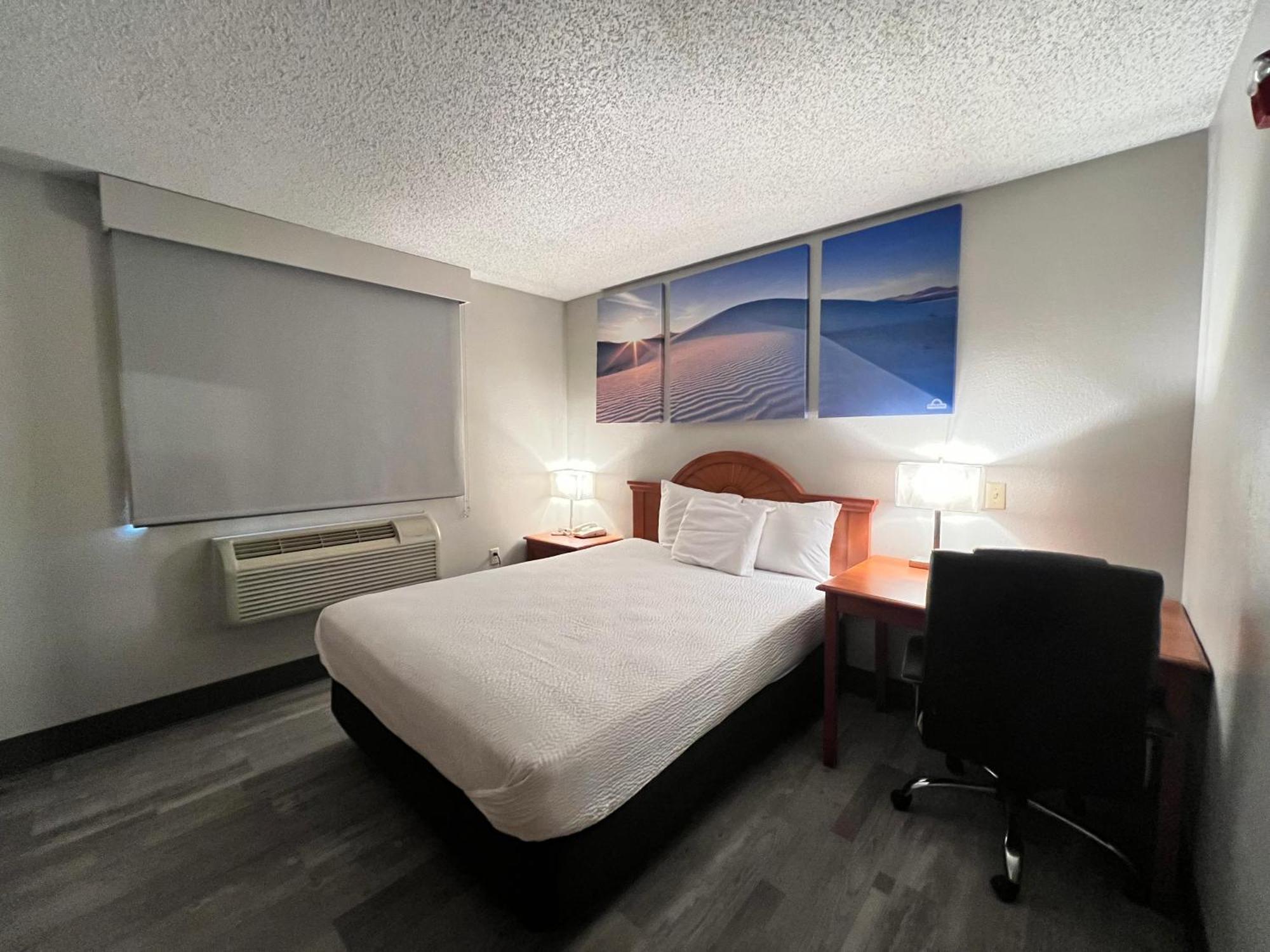 Antelope Inn & Suites Clearfield Bagian luar foto