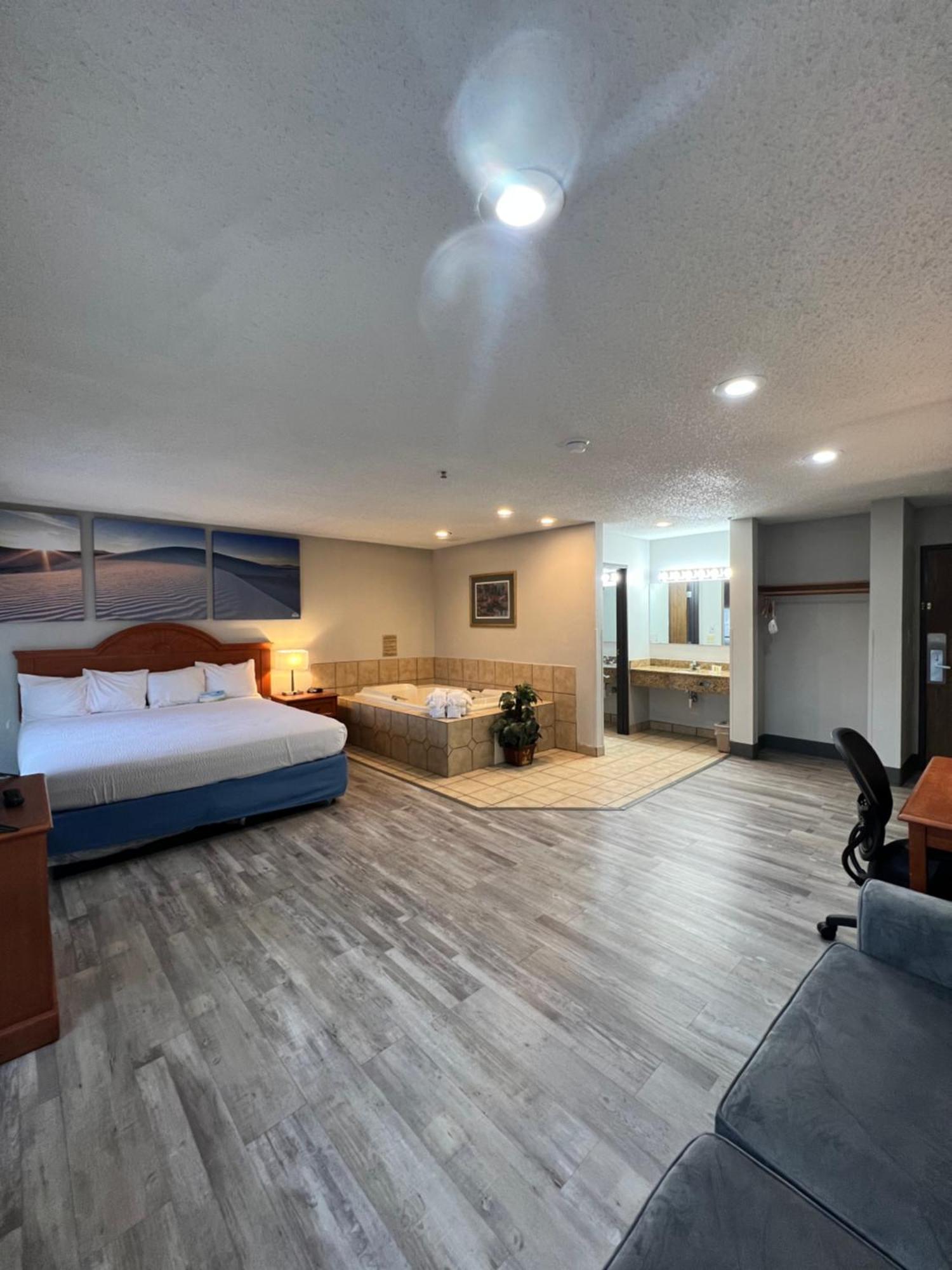 Antelope Inn & Suites Clearfield Bagian luar foto